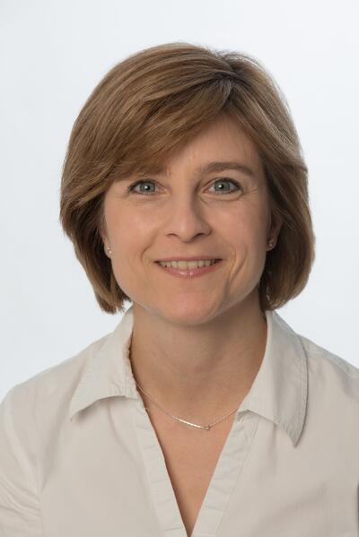Frau Dr. Zsuzsanna Palfi